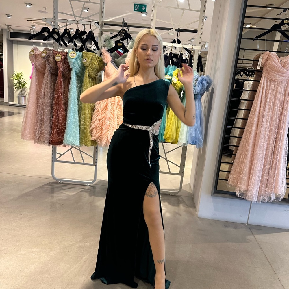 Elegant Green Velvet Evening Gown
